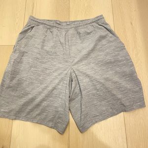 LULULEMON Mens 9 inch Short Gray Athletic Large